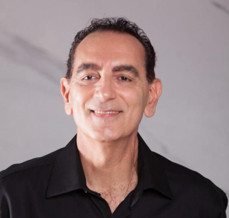 Copia di La Biografia di Gennaro Cannavacciuolo